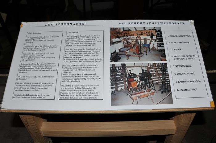 Beschreibungen zur Schuhmacher Werkstatt im Kirchenburgmuseum