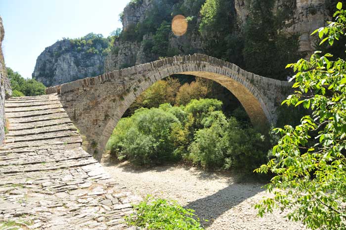 Wandern - Die steinernen Bogenbrücken im Pindos