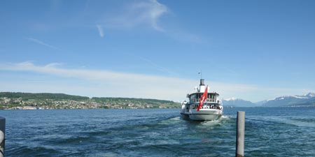 The paddle steamer “Stadt Rapperswil” on Lake Zurich