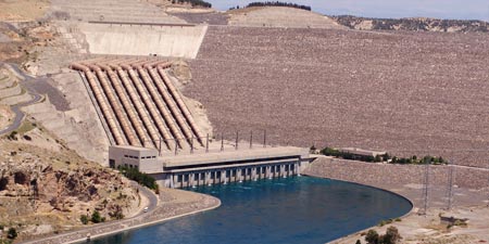 Atatürk - Euphrates dam for electricity and irrigation