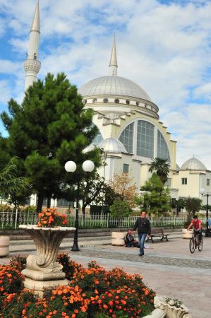 b_450_450_16777215_00_images_albania_shkoder_shkodra-innenstadt-026.jpg