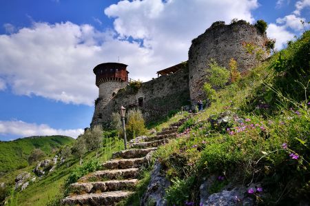 Ascent to Petrela Castle - Coffee break in the castle´s garden