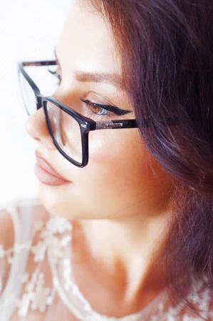 b_450_450_16777215_00_images_allgemeines_aktuelle_kulturereignisse_news_alaturka-eyesandmore-newarta-girl.jpg