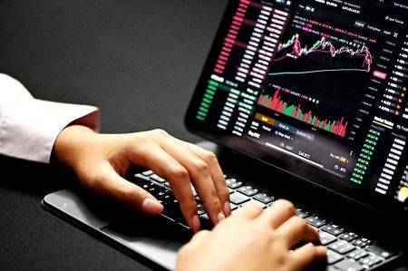 Helpful Tips for Successful Trading During Global Travel