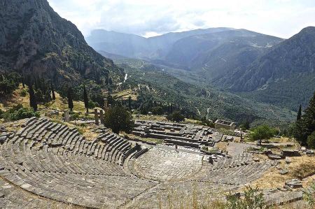 amphitheatre delphi 1