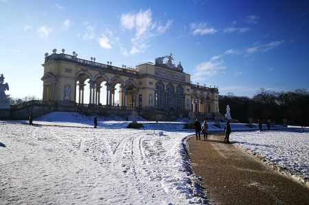 b_450_450_16777215_00_images_austria_vienna_schoenbrunn-im-winter-010.jpg