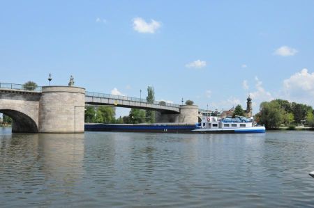 b_450_450_16777215_00_images_deutschland_bayern_kitzingen-stadtrundgang-06.jpg