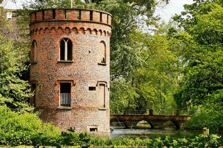 b_450_450_16777215_00_images_deutschland_nordrhein-westfalen_bladenhorst-schloss-06.jpg