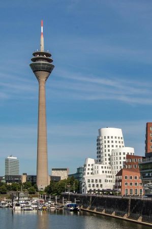 dusseldorf rheinufer