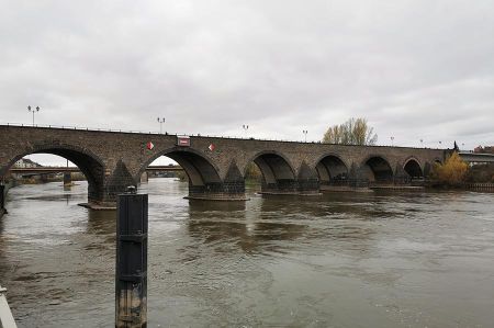 Roman bridges over the Rhine and Moselle