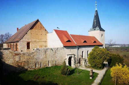 Zscheiplitz Monastery - a stopover on the Unstrut cycle path