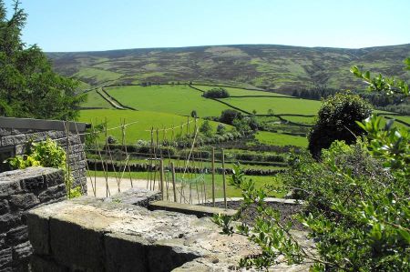 derbyshire dales glossop 01