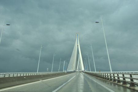 Querung der Rio-Andirrio-Brücke zum Peloponnes