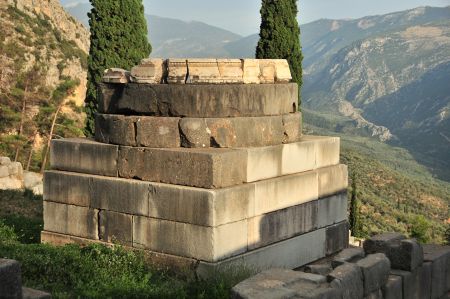 Delphi - Orakel und Mauer-Ruinen sorgen für Weltruhm