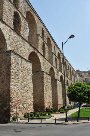 b_450_450_16777215_00_images_griechenland_kavala_kavala-aqueduct-2.JPG