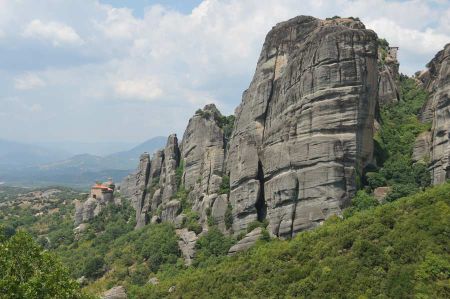 Along the Pindos Mountains to fascinating Meteora