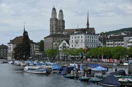 b_450_450_16777215_00_images_schweiz_zuerich-limmat-01.jpg