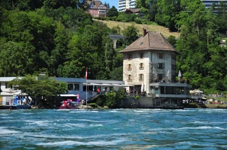 b_450_450_16777215_00_images_schweiz_zuerich_rheinfall-schaffhausen-04.jpg