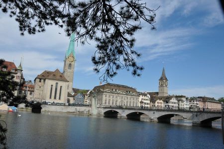 b_450_450_16777215_00_images_schweiz_zuerich_zuerich-beliebte-stadt-06.jpg