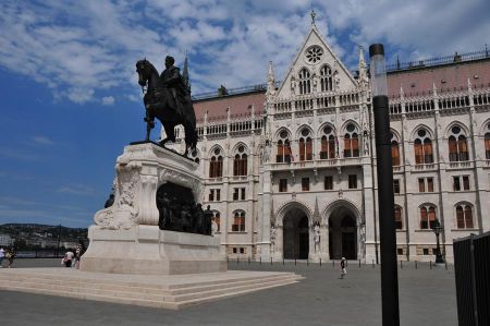 b_450_450_16777215_00_images_ungarn_schuhe-budapest-01.jpg