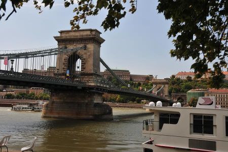 b_450_450_16777215_00_images_ungarn_schuhe-budapest-06.jpg