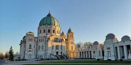 Eerily beautiful - the central cemetery in Vienna