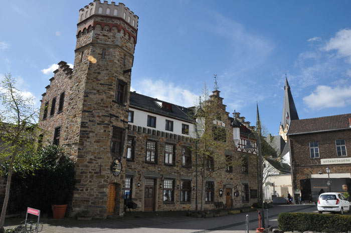 Die Burg Adenbach