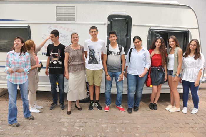 Antalya Koleji öğrencileri