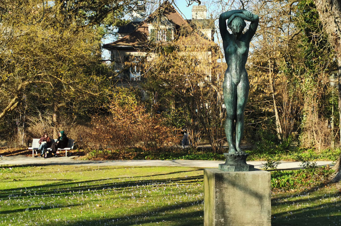 Walk through Winterthur in spring-like weather