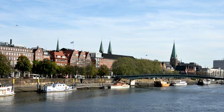 Hafenrundfahrt auf der Weser in Bremen