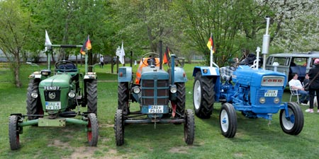 Hönningen an der Ahr – tractor fans present their treasures
