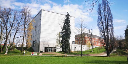 Architektur Bauhaus-Museum mit Himmelsleiter