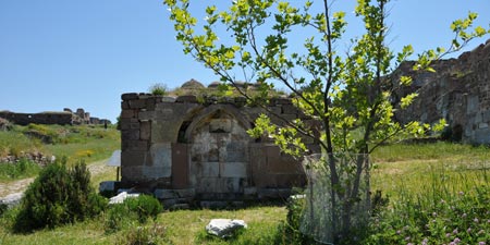 Mytilene auf Lesbos - antike Festungsruine am Hafen von Mitilini