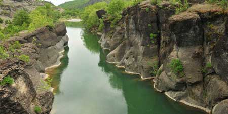 Der Venetikos Fluss an der Konglomeratschlucht bei Grevena