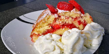 After picking the strawberries - Biscuit roll with strawberry filling