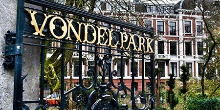 By bike from the sports campsite to Vondel Park