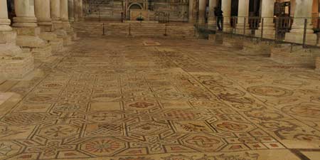 Aquileia - antikes Fußbodenmosaik