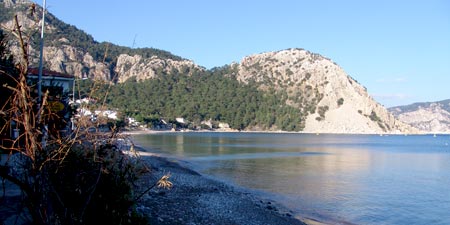 Turunç - yeşil bir koy
