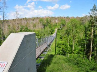 Hängeseilbrücke für Wanderer in Braunsroda