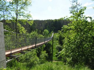 Hängeseilbrücke für Wanderer in Braunsroda