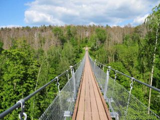 Hängeseilbrücke für Wanderer in Braunsroda