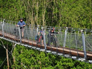 Hängeseilbrücke für Wanderer in Braunsroda