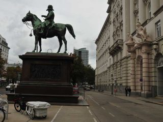 Travelling Vienna with BTurtle and EBike