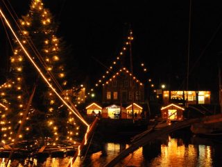 Schwimmender Weihnachtsbaum Carolinensiel