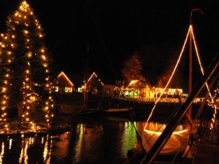 Schwimmender Weihnachtsbaum Carolinensiel