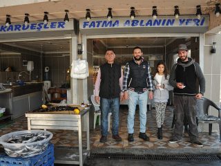 Frischer Fisch vom Markt in Güzelbahçe