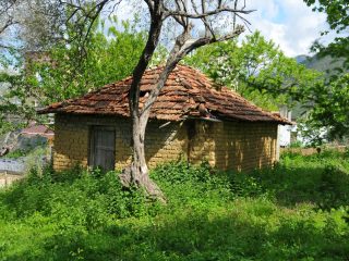 Wanderung zur Pellumbas Höhle bei Tirana