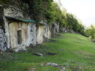 Illyrische Gräber in der Nähe von Pogradec