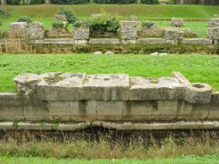Aquileia Hafenmauer