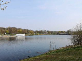 Hiking along Kemnader Lake at Witten